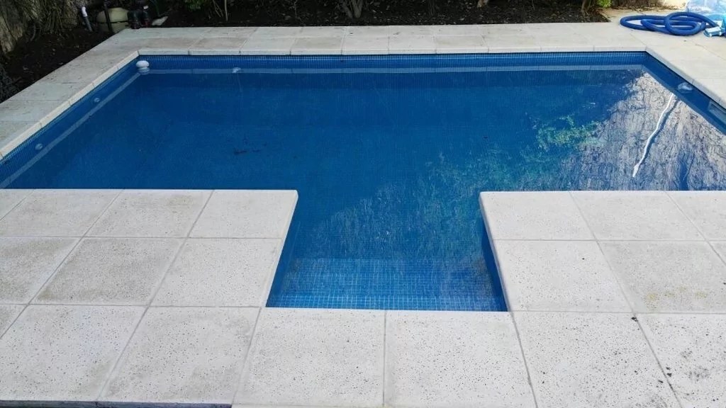Geometría junto al agua, fotografía de muestra
